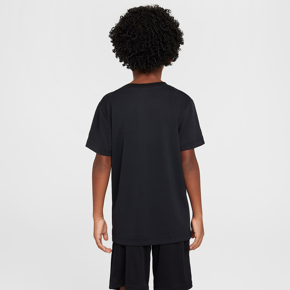 Playera Legend Dri-FIT para niños talla pequeña Nike – Negro – vista 2