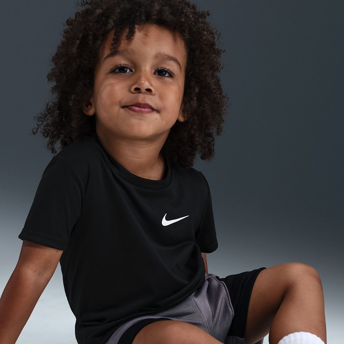 Playera Legend Dri-FIT infantil Nike – Negro – vista 3