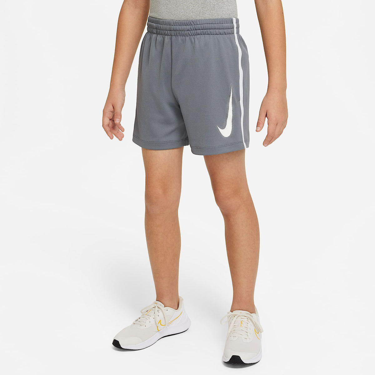 Shorts de entrenamiento con gráfico Dri-FIT para niño talla grande Nike Multi – Gris humo/Blanco/Blanco – vista 1