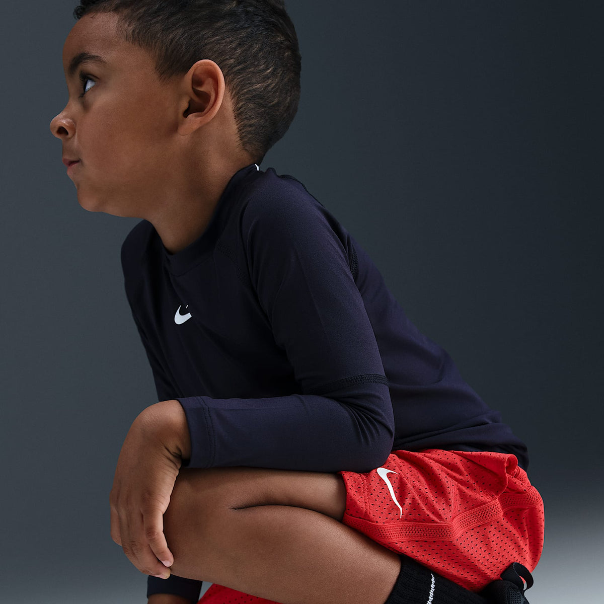 Shorts de multimalla Dri-FIT infantiles Nike – Rojo universitario – vista 5