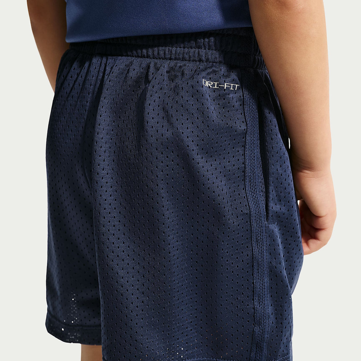Shorts de multimalla Dri-FIT infantiles Nike – Azul marino medianoche – vista 3