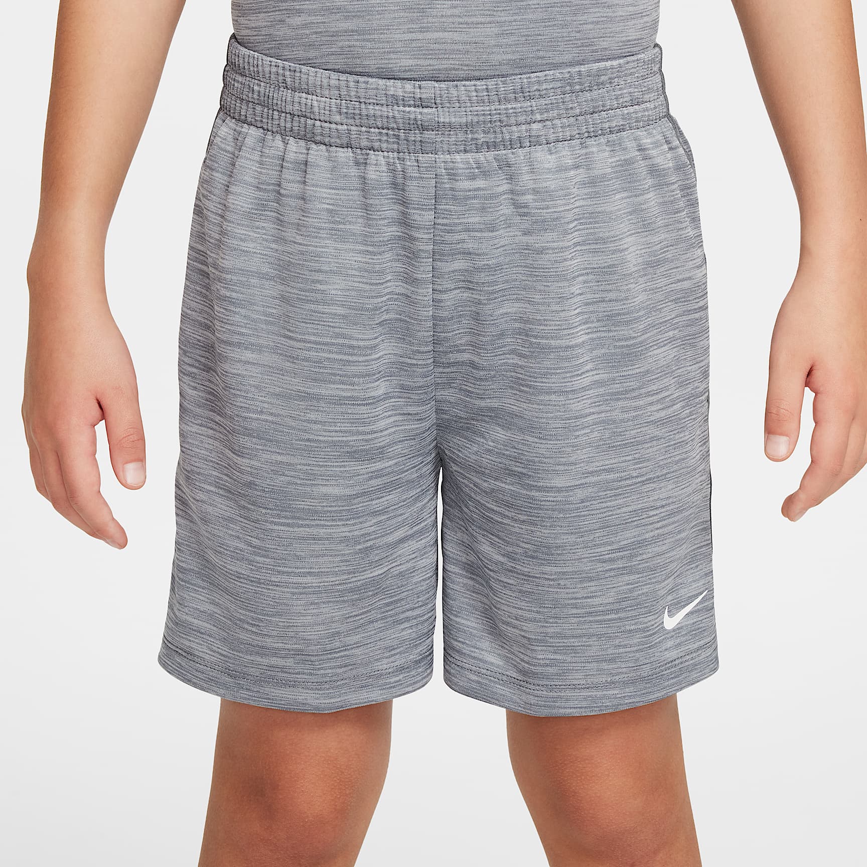 Shorts Dri-FIT para niños talla grande Nike Multi – Gris humo/Polvo fotón/Gris humo/Blanco – vista 2