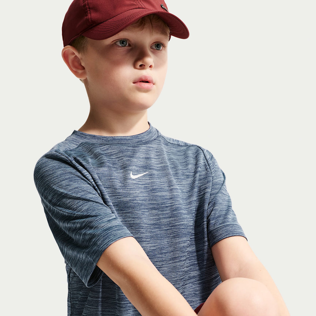Playera de manga corta Dri-FIT para niños talla grande Nike Multi – Azul marino medianoche/Azul de trabajo/Jaspeado/Blanco – vista 3