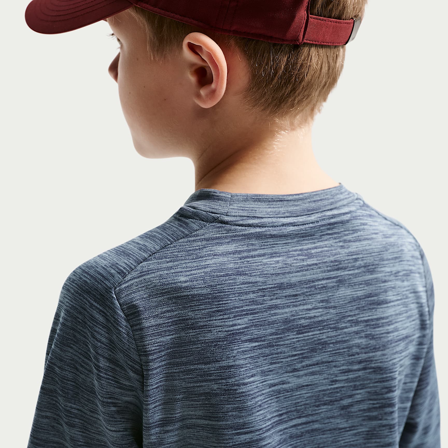 Playera de manga corta Dri-FIT para niños talla grande Nike Multi – Azul marino medianoche/Azul de trabajo/Jaspeado/Blanco – vista 2
