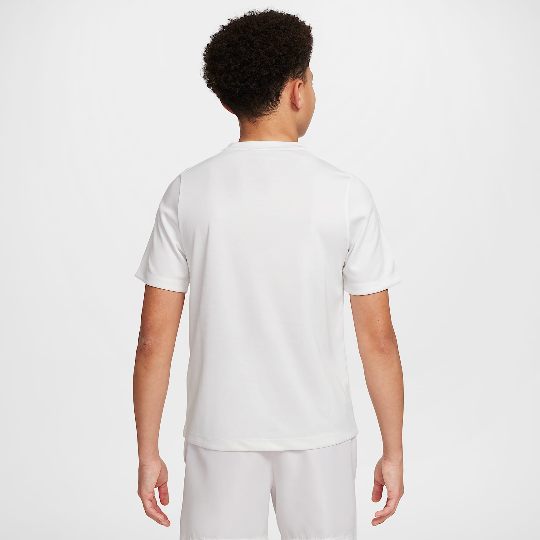 Playera de manga corta Dri-FIT para niños talla grande Nike Multi – Blanco/Blanco/Negro – vista 2