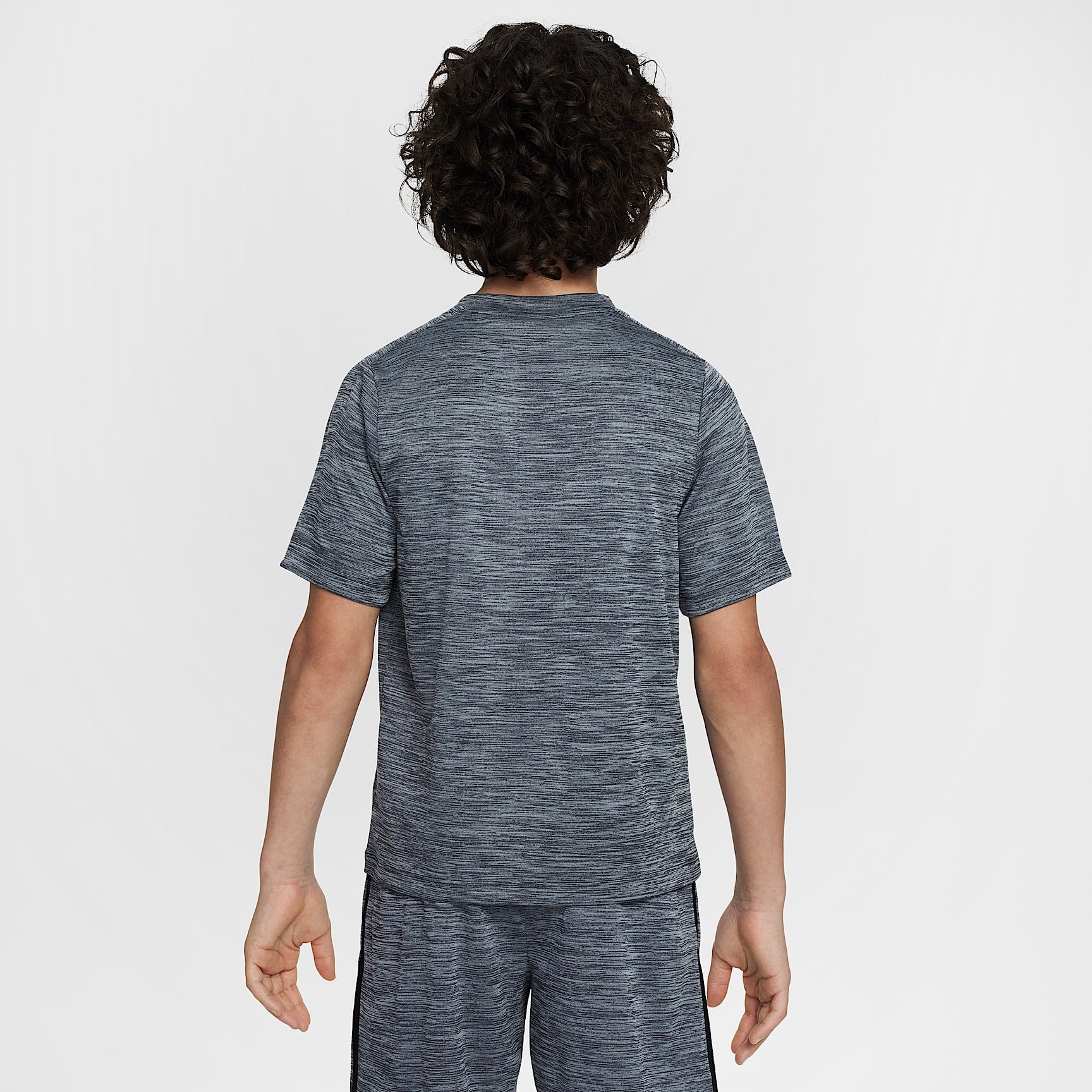Playera de manga corta Dri-FIT para niños talla grande Nike Multi – Negro/Gris humo claro/Blanco – vista 2
