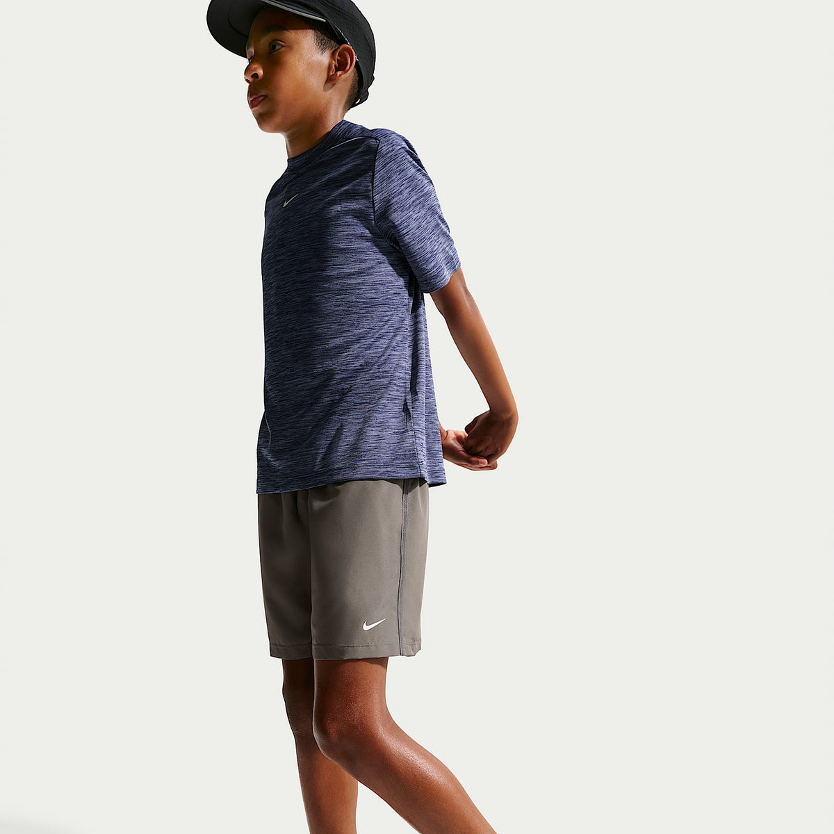Shorts Dri-FIT de tejido Woven para niño talla grande Nike Multi – Cueva/Blanco – vista 4
