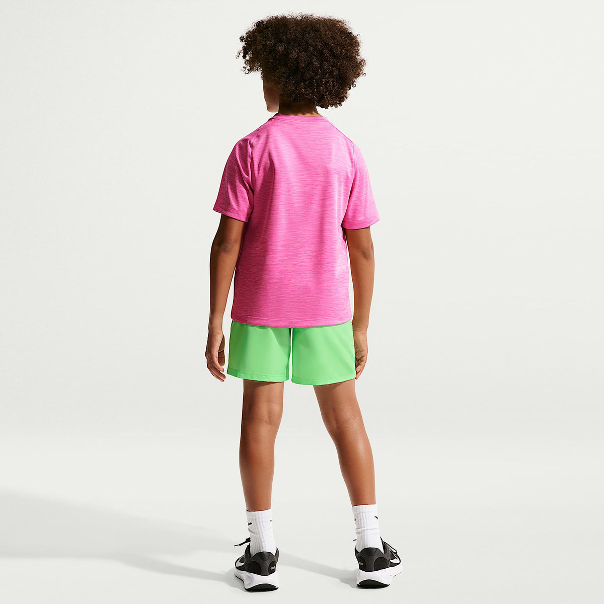 Shorts Dri-FIT de tejido Woven para niño talla grande Nike Multi – Verde ilusión/Blanco – vista 5