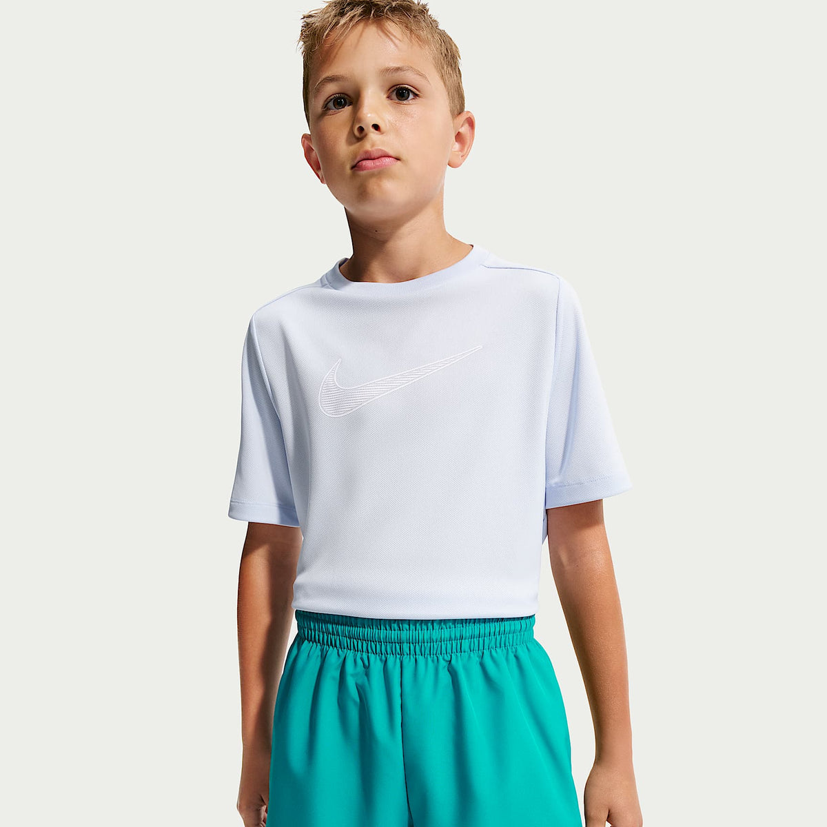 Shorts Dri-FIT de tejido Woven para niño talla grande Nike Multi – Energía/Blanco – vista 2