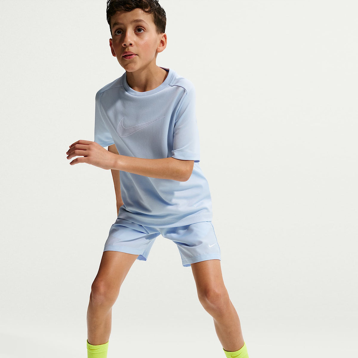 Shorts Dri-FIT de tejido Woven para niño talla grande Nike Multi – Azul hidrógeno/Blanco – vista 4