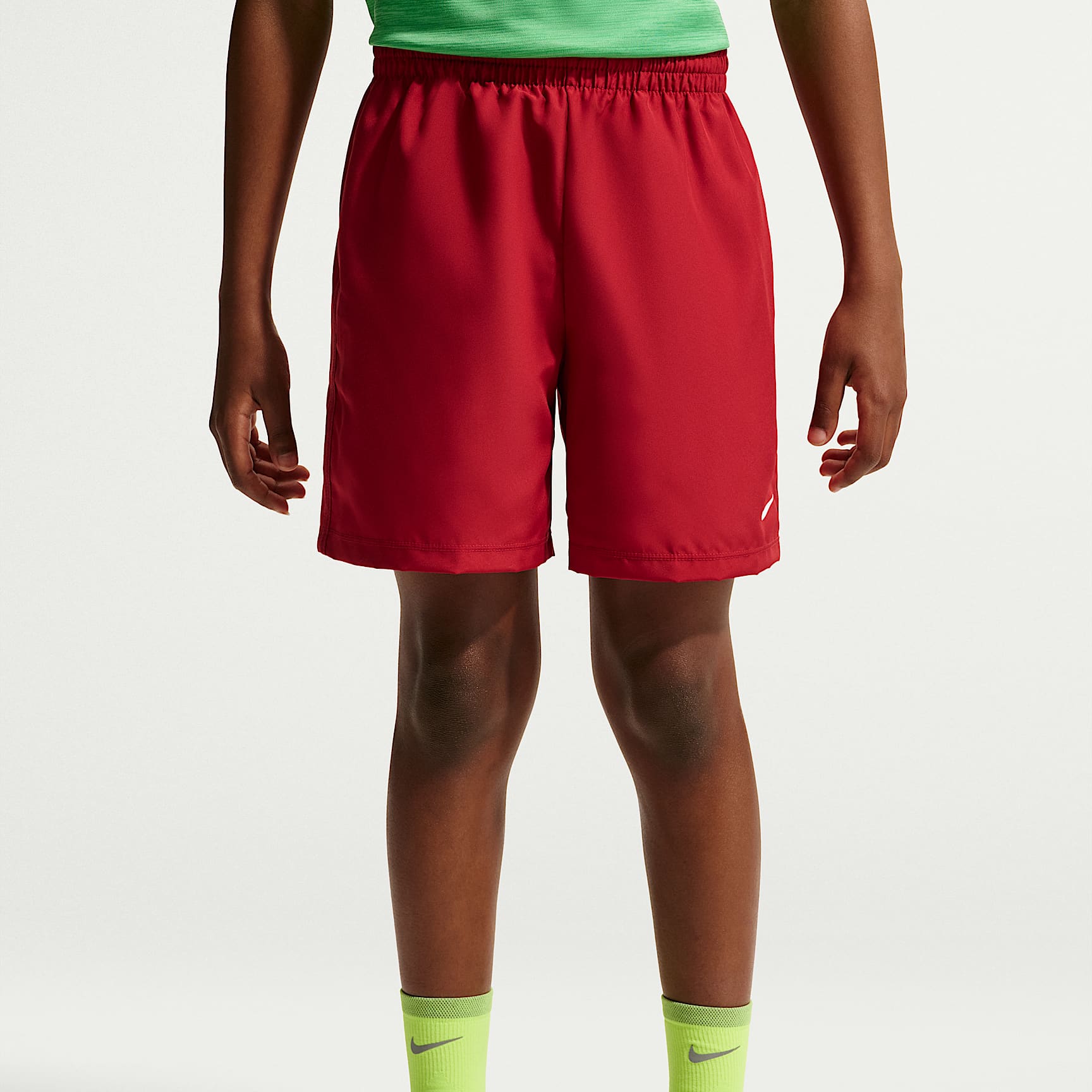 Shorts Dri-FIT de tejido Woven para niño talla grande Nike Multi – Rojo duro/Blanco – vista 2