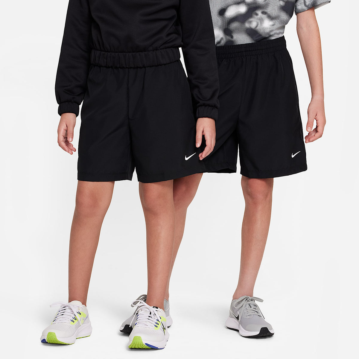 Shorts Dri-FIT de tejido Woven para niño talla grande Nike Multi – Negro/Blanco – vista 1