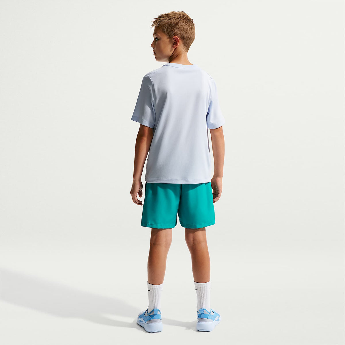 Shorts Dri-FIT de tejido Woven para niño talla grande Nike Multi – Energía/Blanco – vista 6