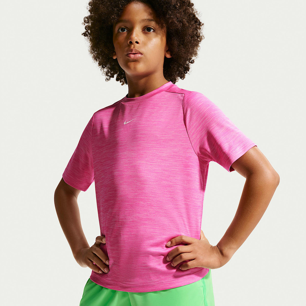 Shorts Dri-FIT de tejido Woven para niño talla grande Nike Multi – Verde ilusión/Blanco – vista 4