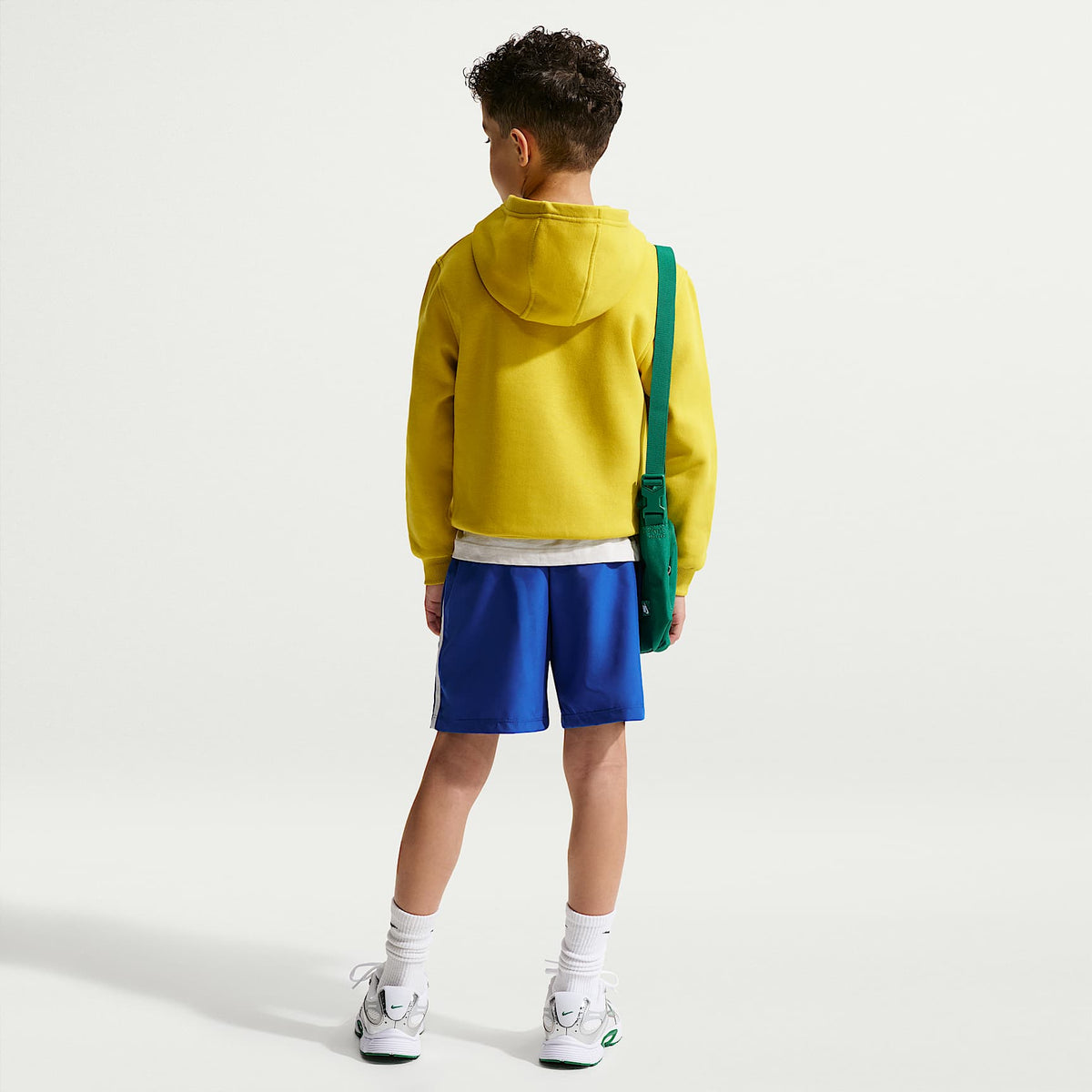 Shorts de entrenamiento Dri-FIT para niño talla grande Nike Multi – Royal juego/Blanco/Oro topacio – vista 5