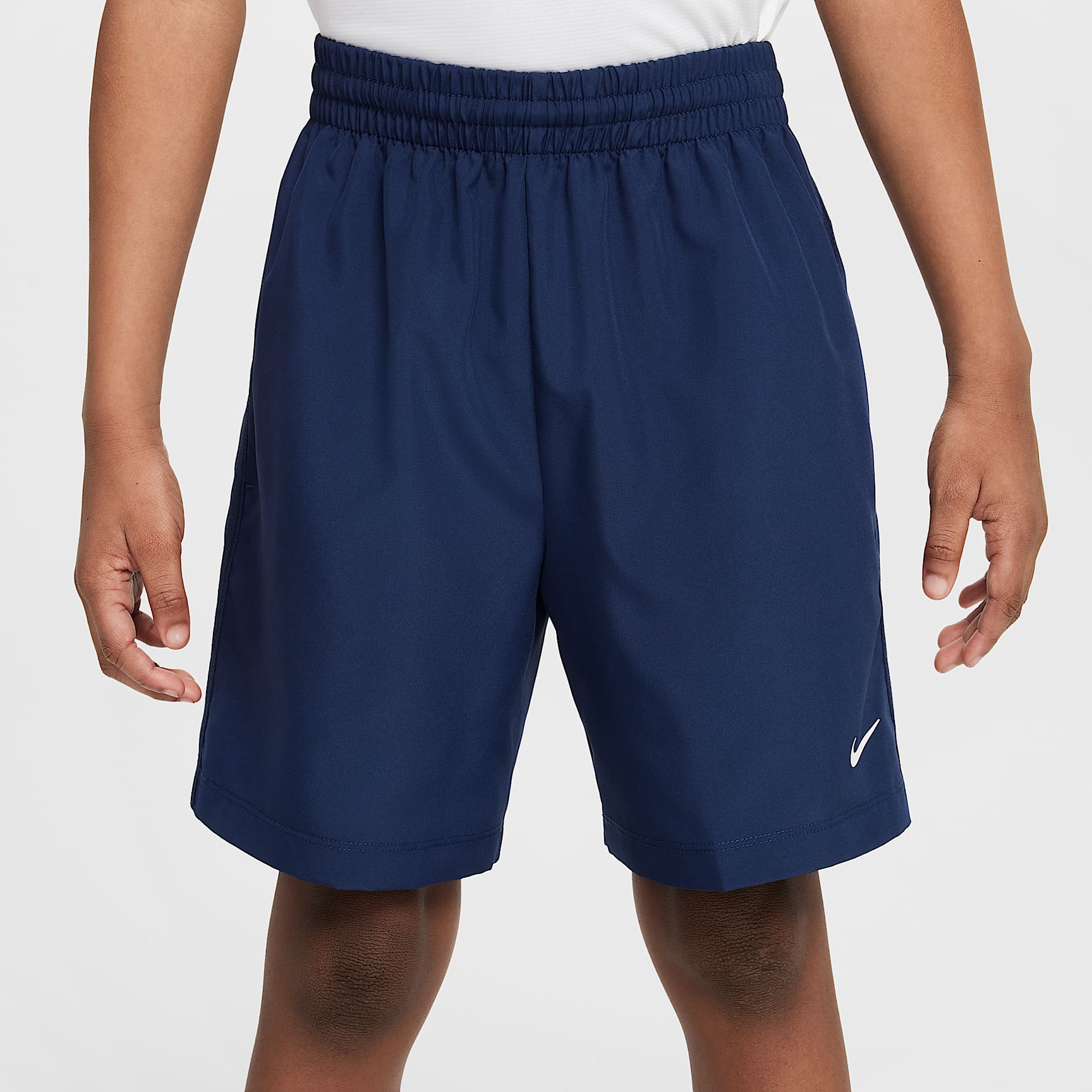 Shorts Dri-FIT de tejido Woven para niño talla grande Nike Multi – Azul marino medianoche/Blanco – vista 2