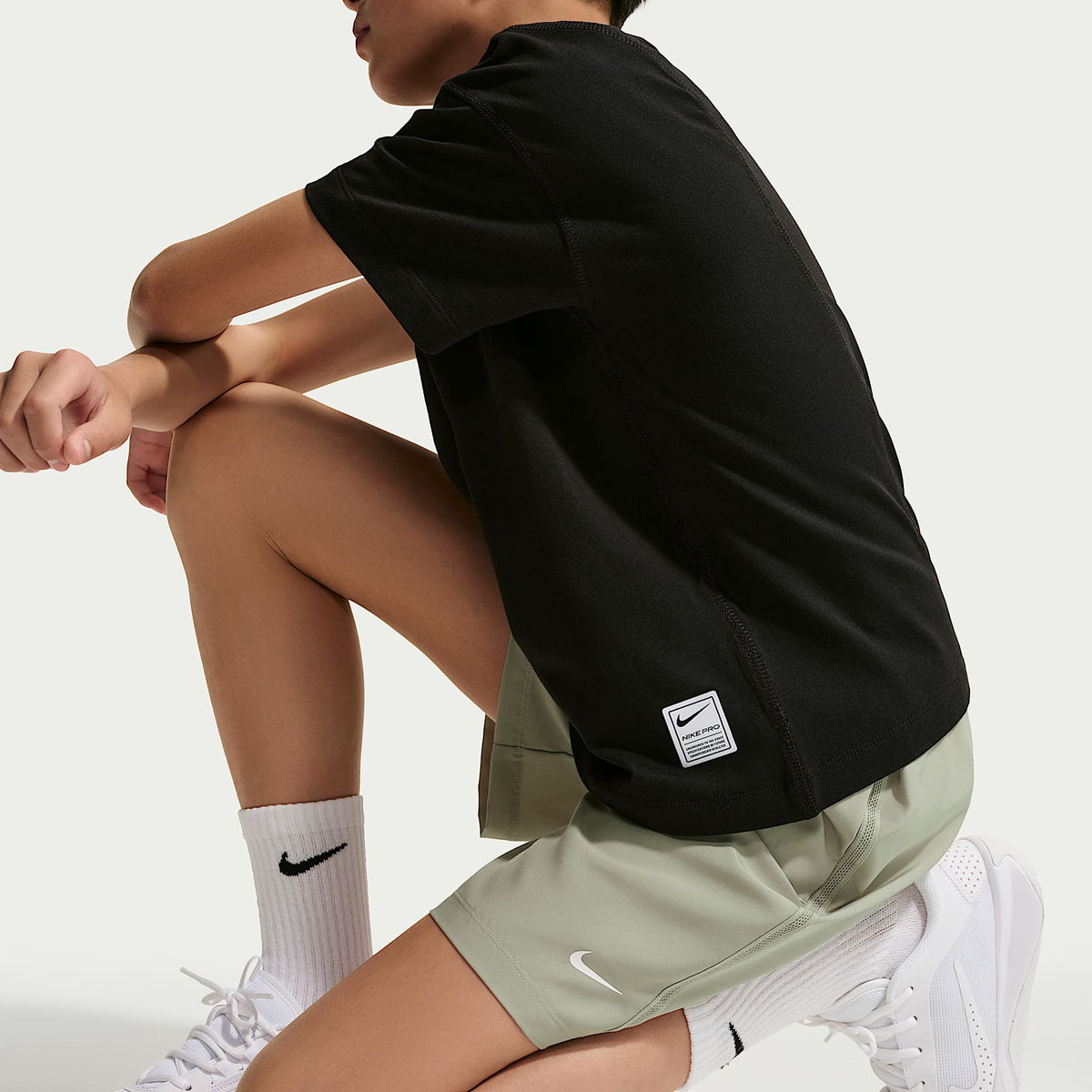 Shorts Dri-FIT de tejido Woven para niño talla grande Nike Multi – Niebla pícea/Blanco – vista 4