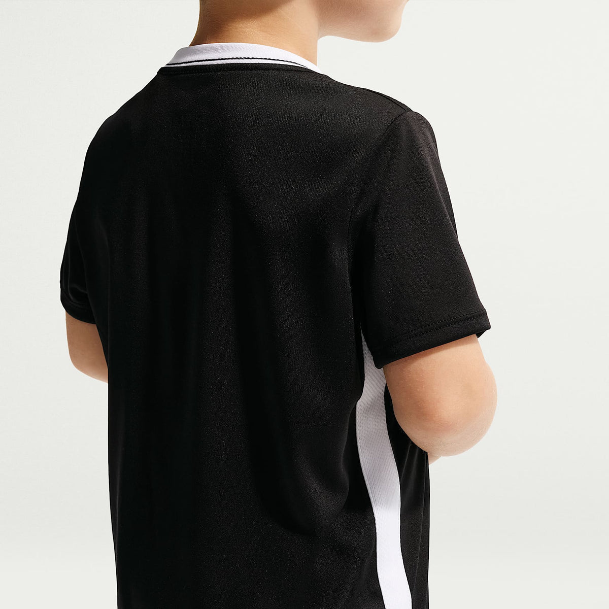 Conjunto de dos piezas con shorts deportivos Dri-FIT para niños pequeños Nike – Negro – vista 3