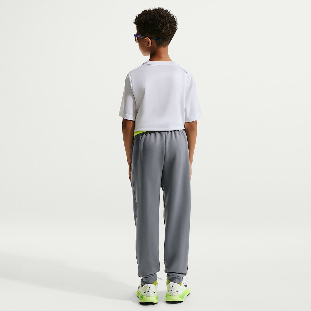 Pants de entrenamiento de tejido Knit para niño talla grande Nike Multi – Gris humo/Blanco – vista 5