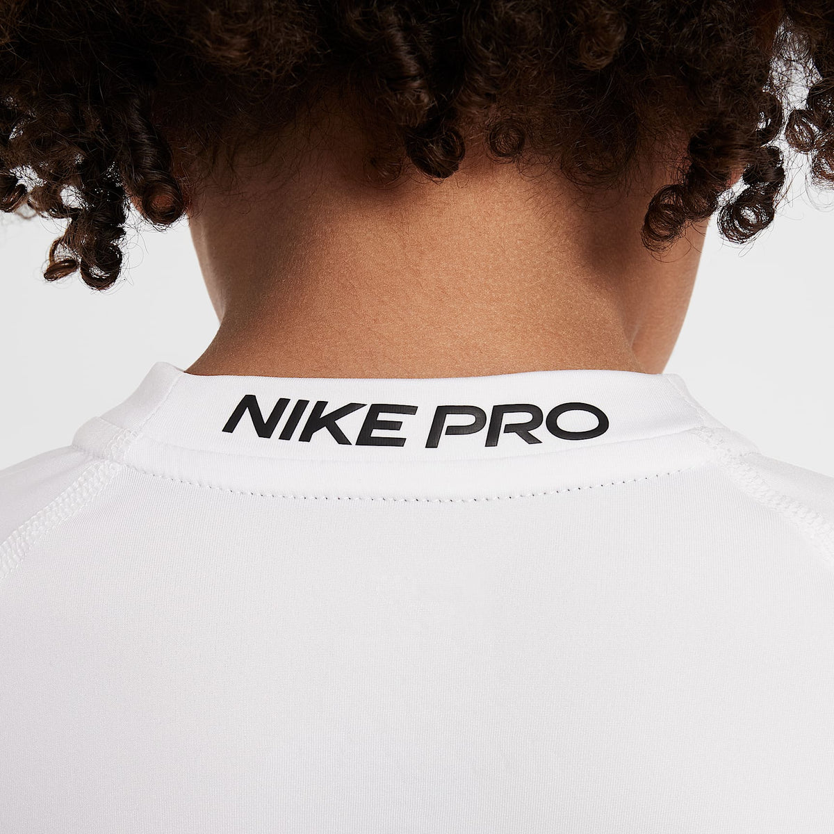 Playera de manga corta Dri-FIT infantil Nike Pro – Blanco – vista 5