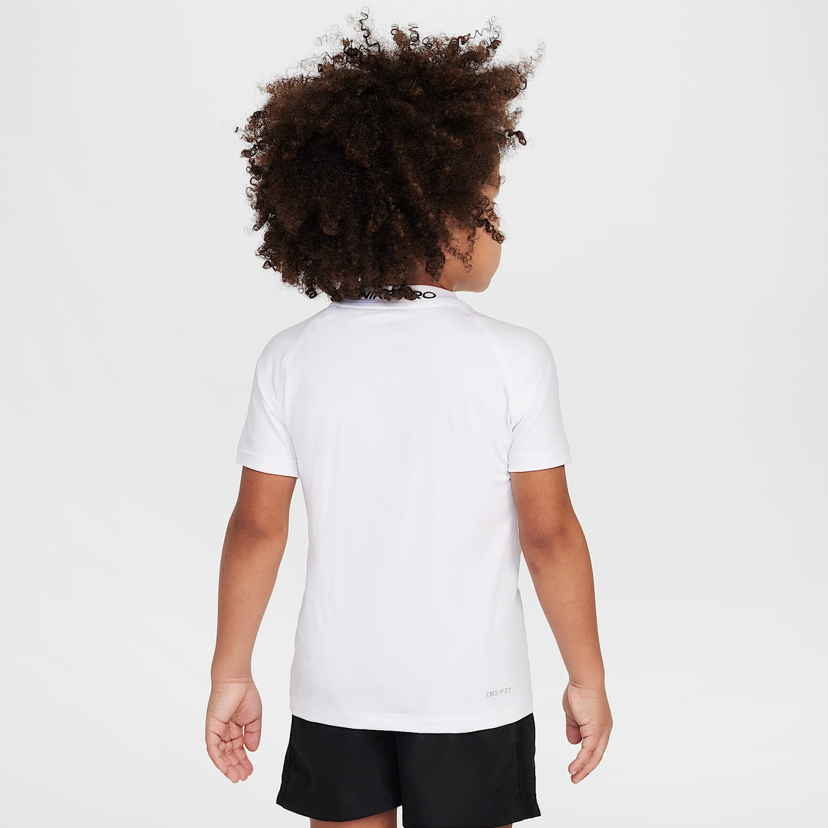 Playera de manga corta Dri-FIT infantil Nike Pro – Blanco – vista 2