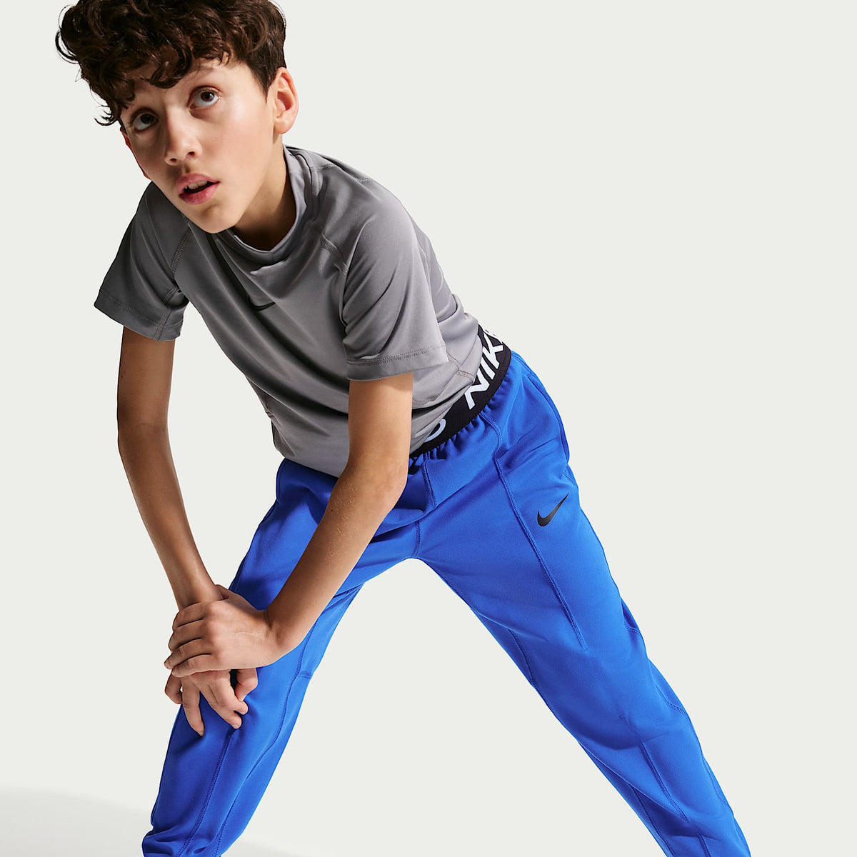Pants de tejido Fleece Dri-FIT para niño talla grande Nike Pro – Royal juego/Blanco/Negro – vista 4