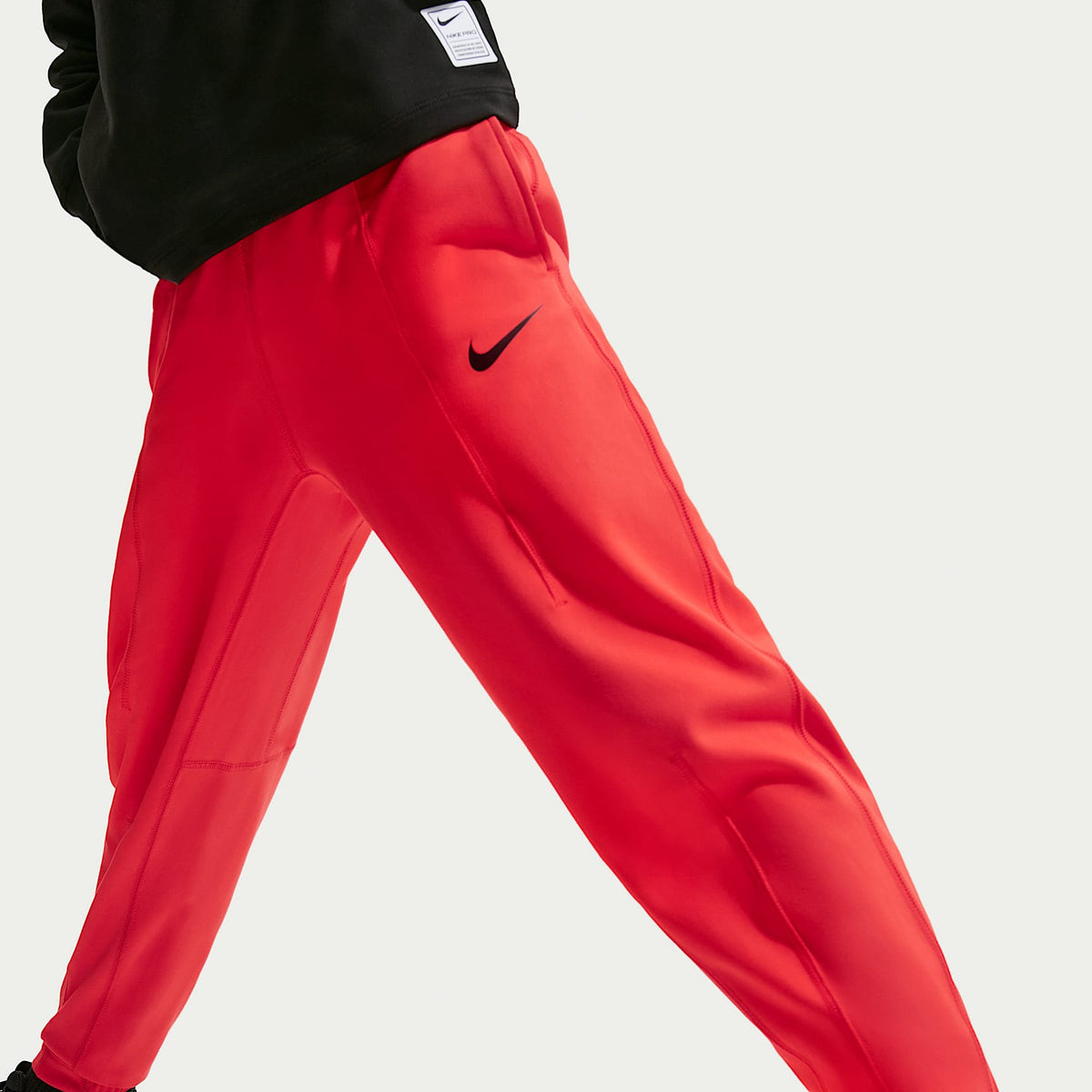 Pants de tejido Fleece Dri-FIT para niño talla grande Nike Pro – Carmesí claro/Blanco/Negro – vista 4