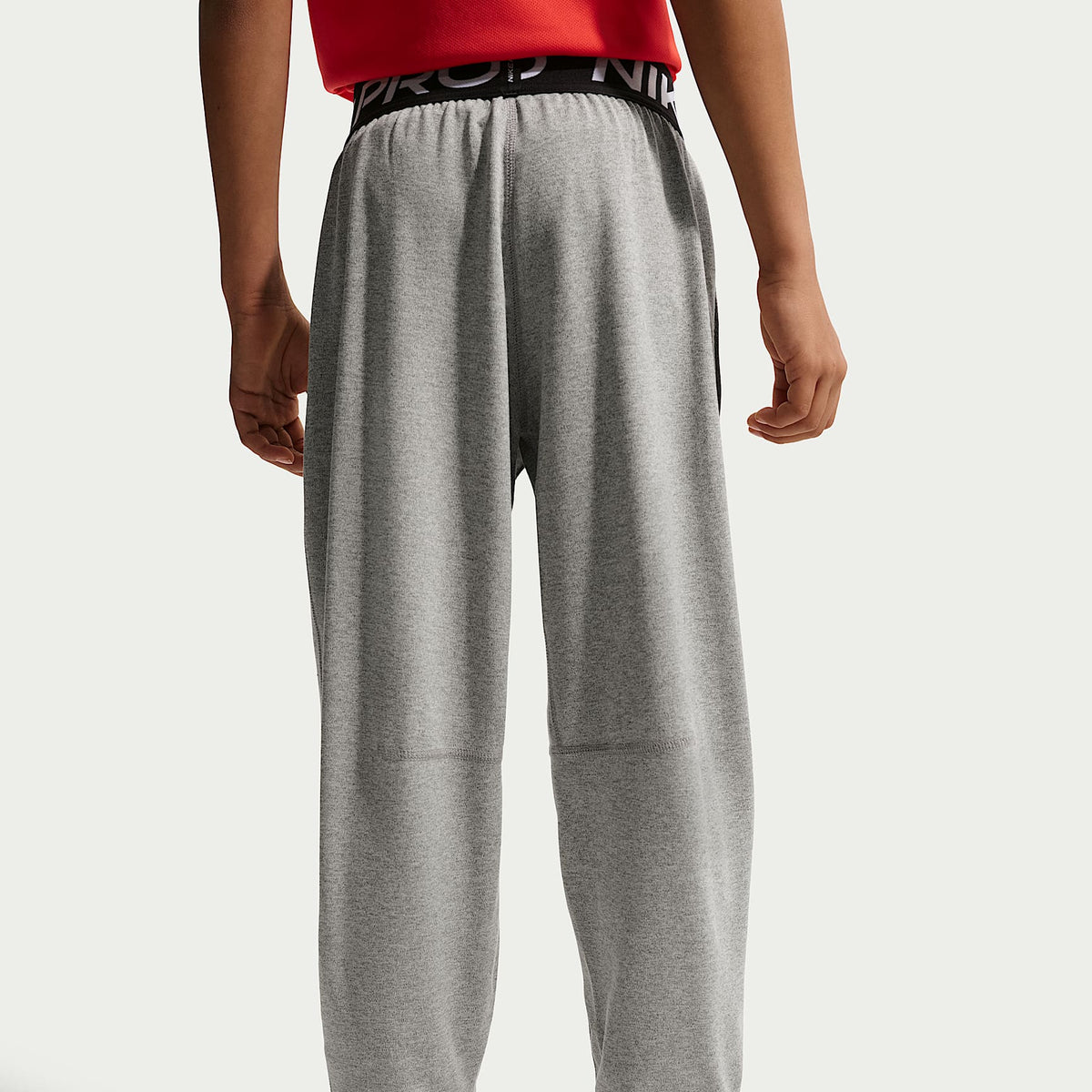 Pants de tejido Fleece Dri-FIT para niño talla grande Nike Pro – Gris oscuro jaspeado/Blanco/Negro – vista 3