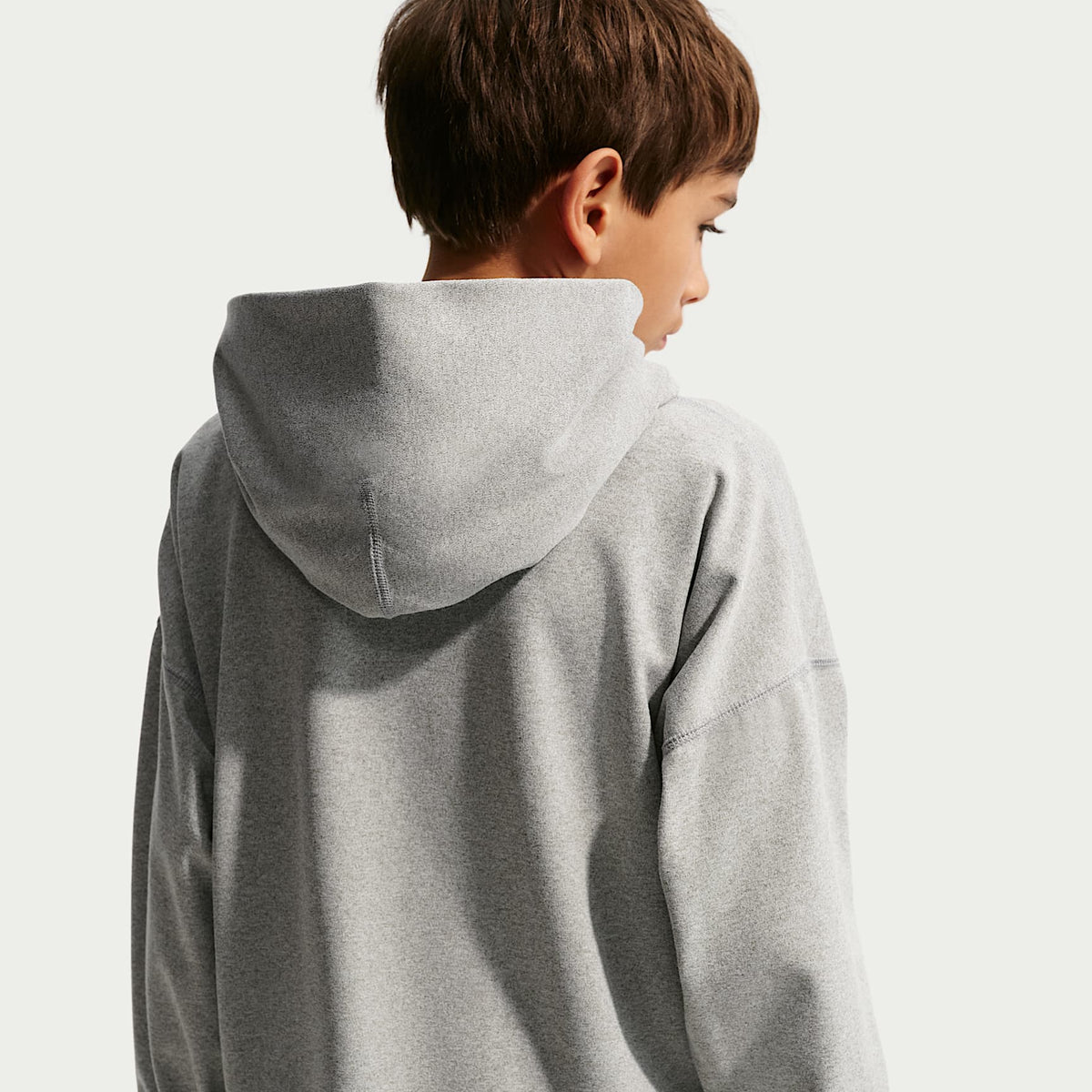 Sudadera con gorro sin cierre Nike Pro Dri-FIT de tejido Fleece para niños talla grande – Gris oscuro jaspeado/Negro – vista 2