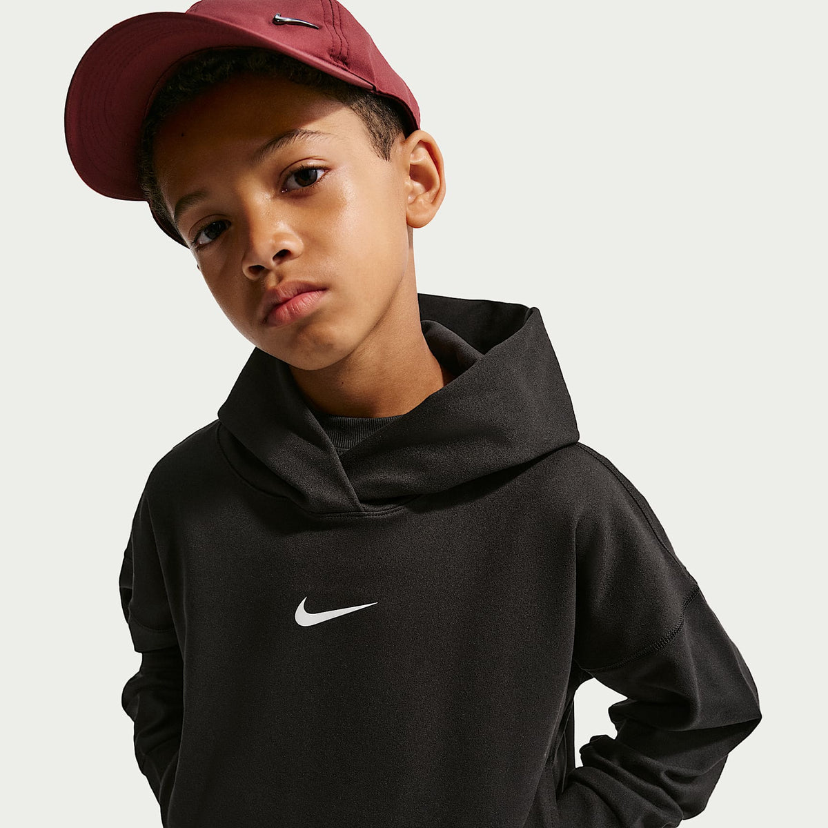 Sudadera con gorro sin cierre Nike Pro Dri-FIT de tejido Fleece para niños talla grande – Negro/Blanco – vista 1