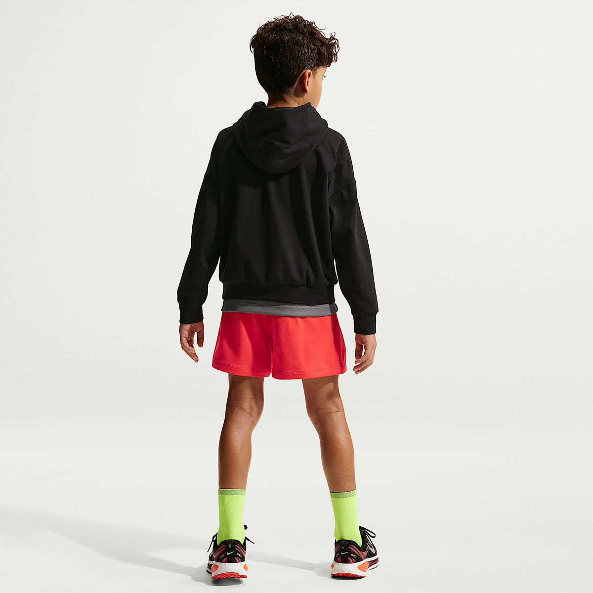 Shorts de tejido Fleece Dri-FIT para niño talla grande Nike Pro – Carmesí claro/Blanco/Negro – vista 5