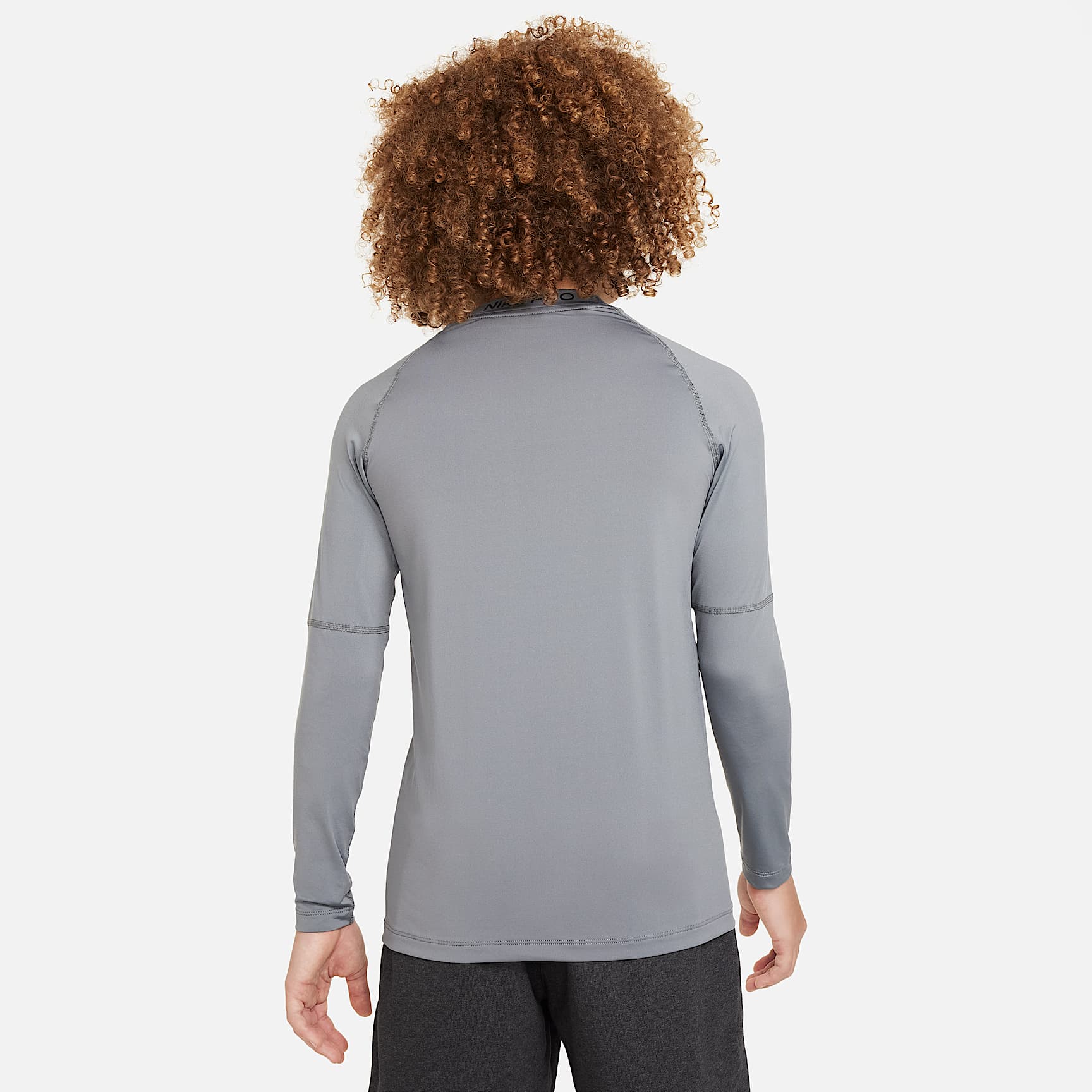 Playera de manga larga Dri-FIT para niño talla grande Nike Pro – Gris humo/Negro – vista 2