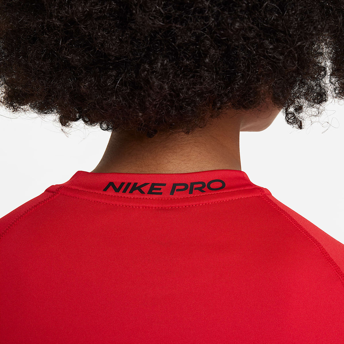 Playera de manga corta Dri-FIT para niño talla grande Nike Pro – Rojo universitario/Negro – vista 4