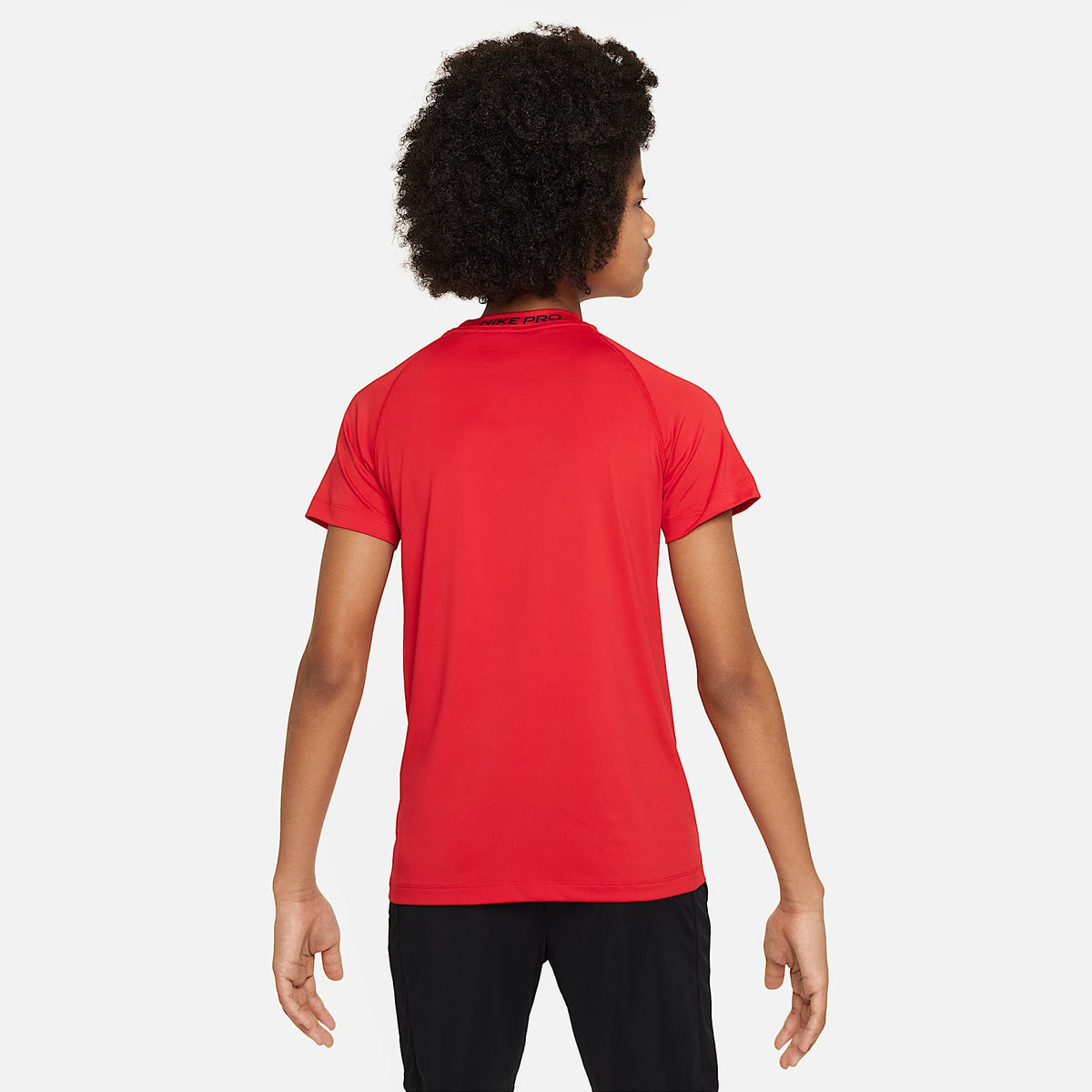 Playera de manga corta Dri-FIT para niño talla grande Nike Pro – Rojo universitario/Negro – vista 2