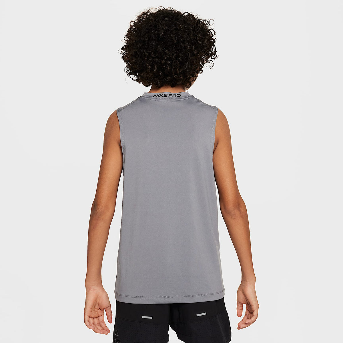 Playera sin mangas para niño talla grande Nike Pro – Gris humo/Negro – vista 2