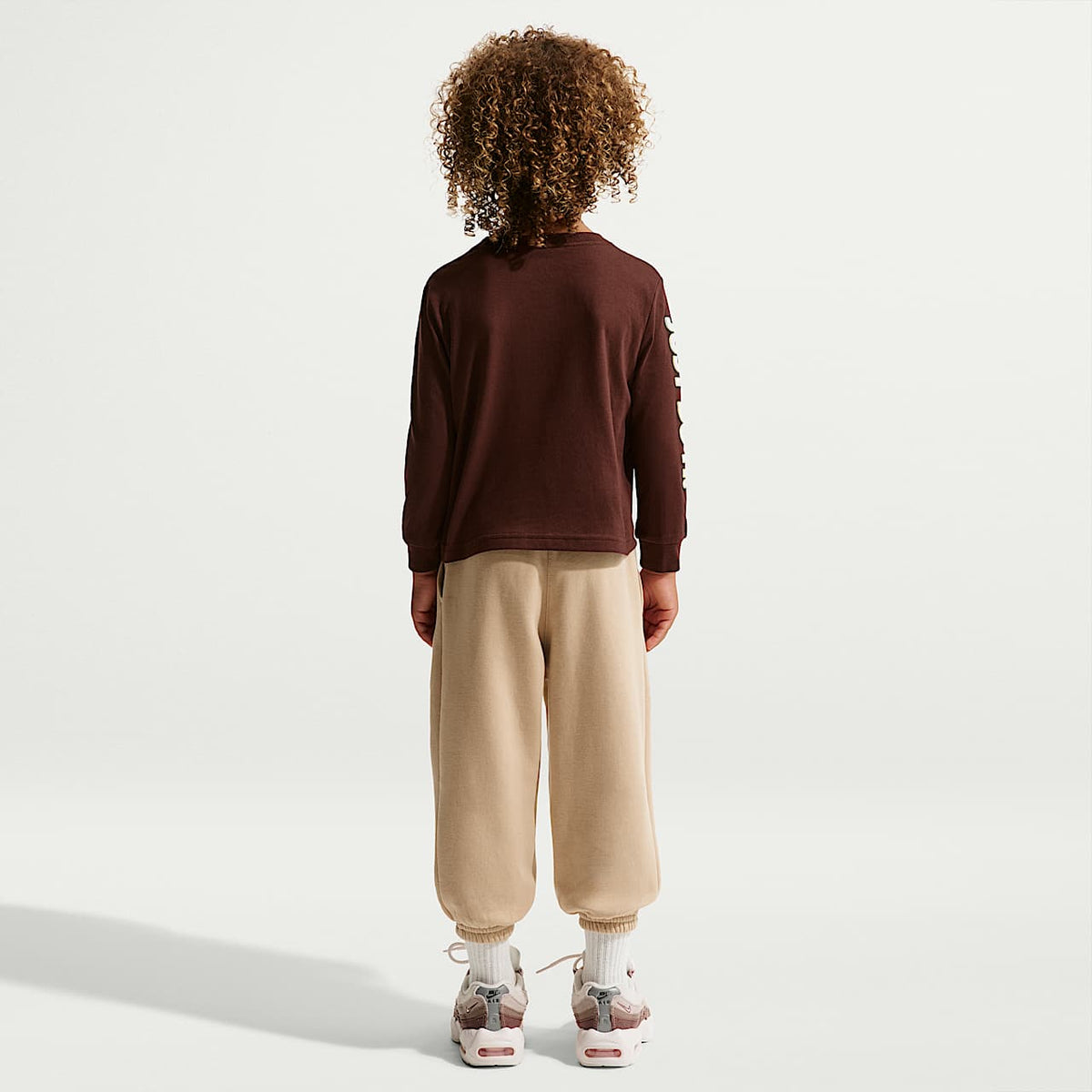 Camiseta Nike Manga Larga Sportswear Frosted Futura para Niño