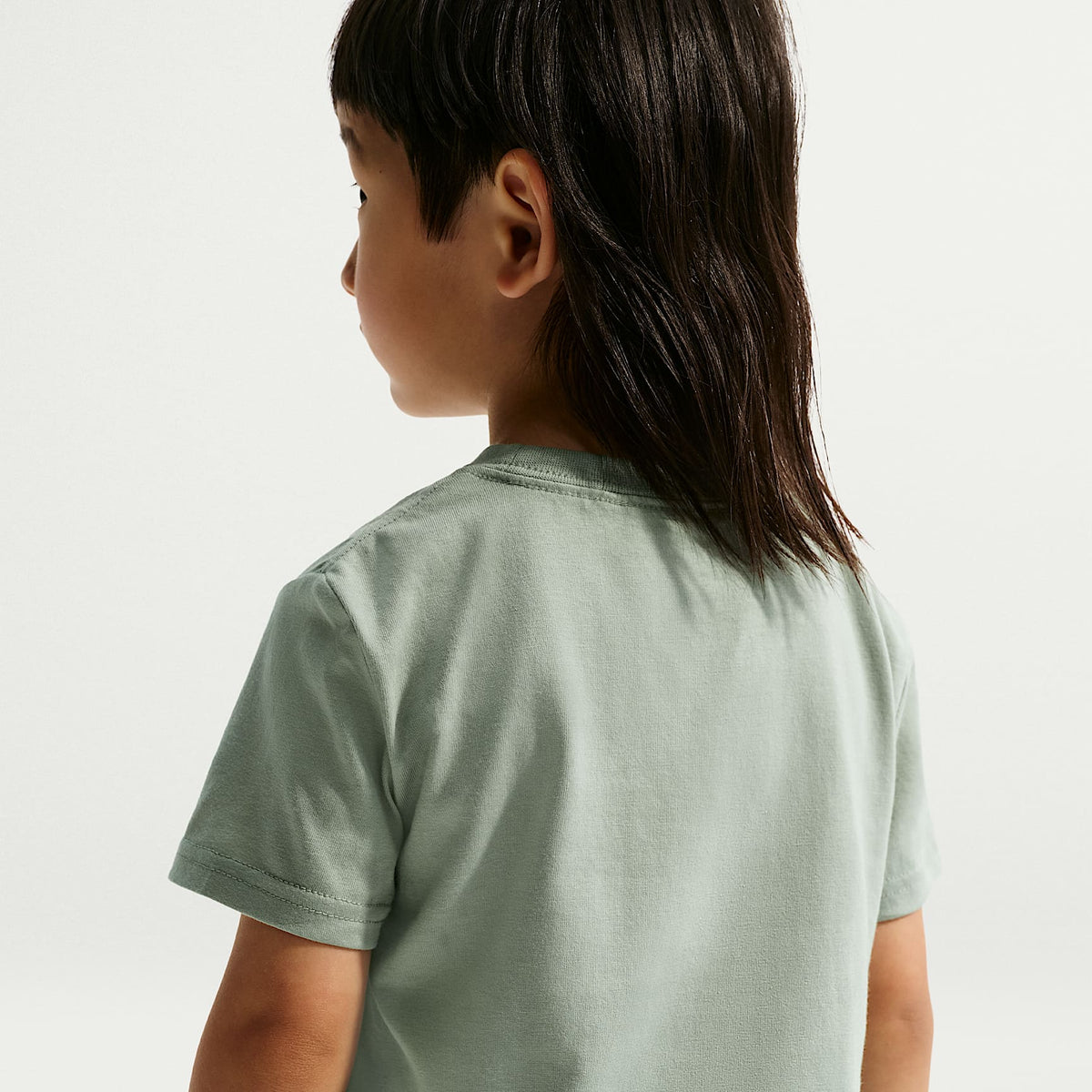 Conjunto de playera con gráfico "Just Do It" y shorts de malla infantil Nike Sportswear – Malaquita – vista 3