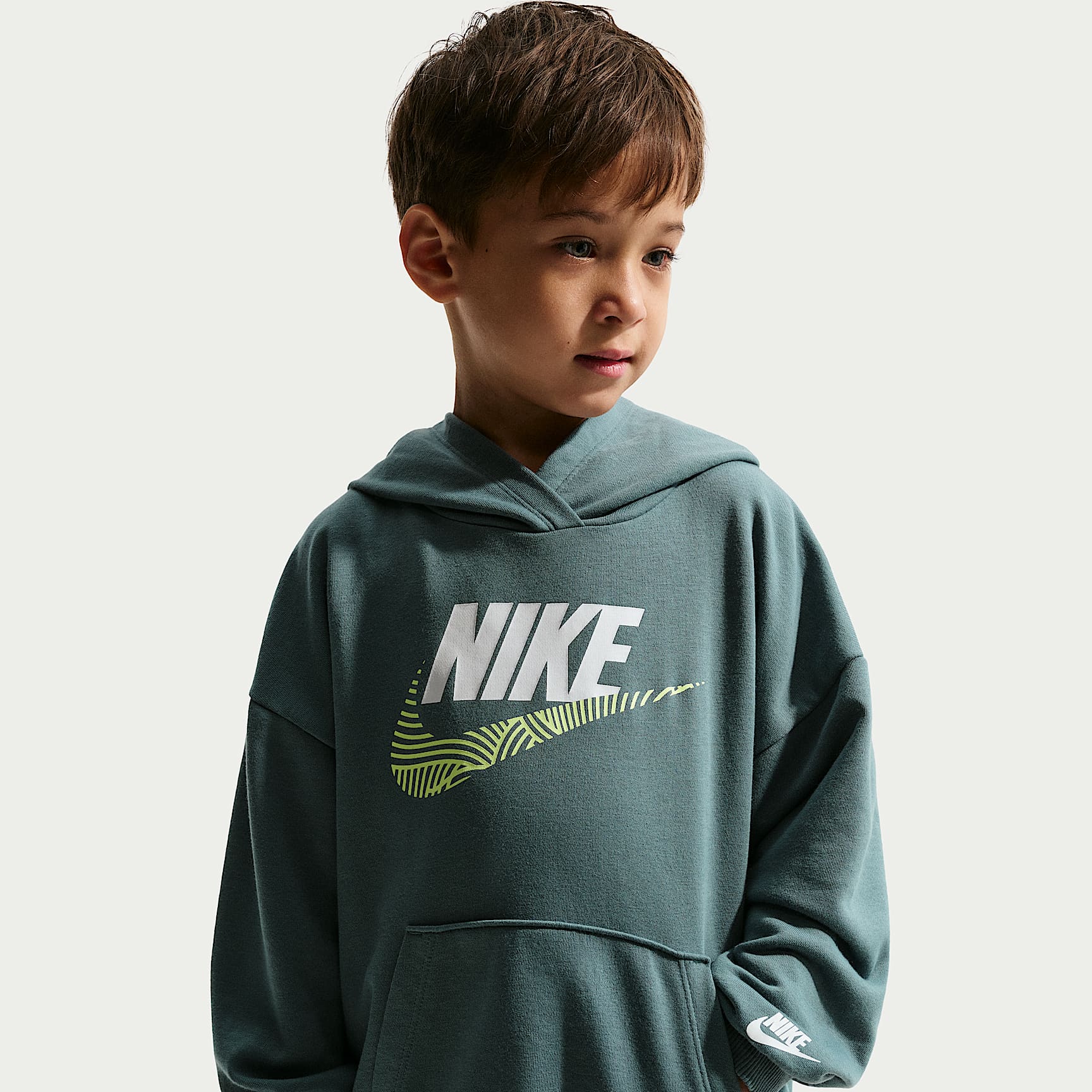 Conjunto de 2 piezas con sudadera sin cierre de French Terry oversized para niños talla pequeña Nike Sportswear In The Zone – Negro – vista 2