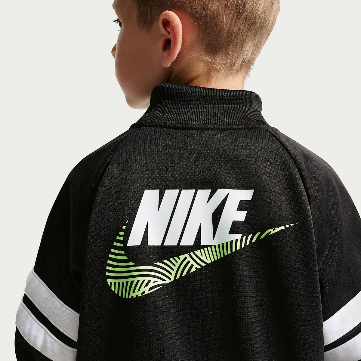 Conjunto deportivo de 2 piezas oversized Dri-FIT para niños talla pequeña Nike Sportswear In The Zone – Negro – vista 3