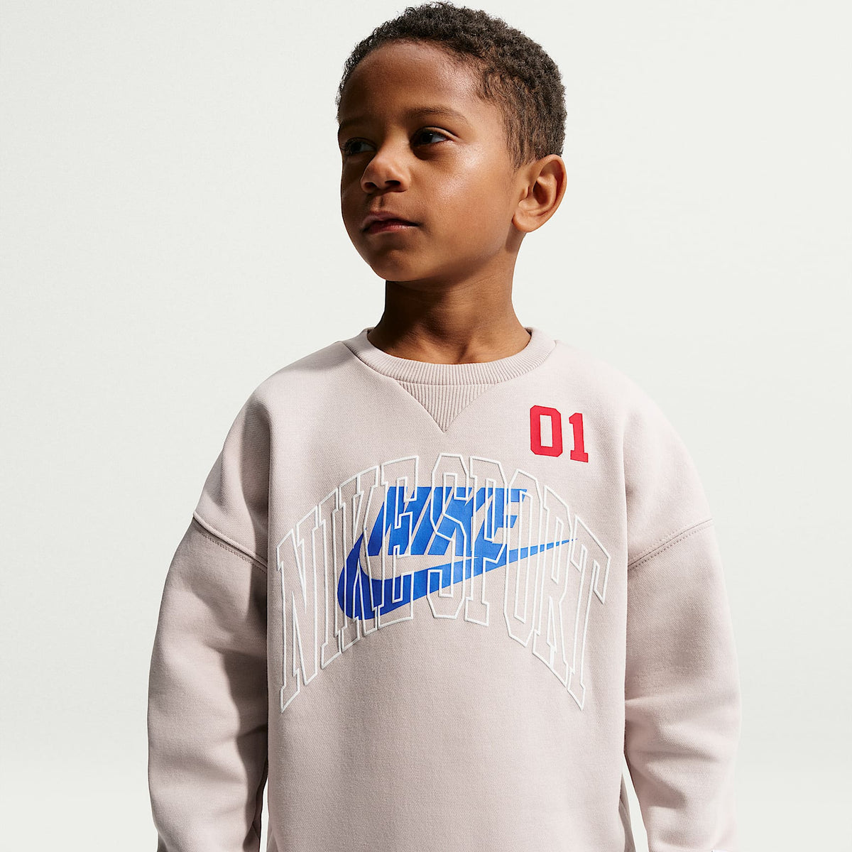 Conjunto de 2 piezas de sudadera de cuello redondo de tejido Fleece Multisport para niños talla pequeña Nike Sportswear – Gris partícula – vista 2