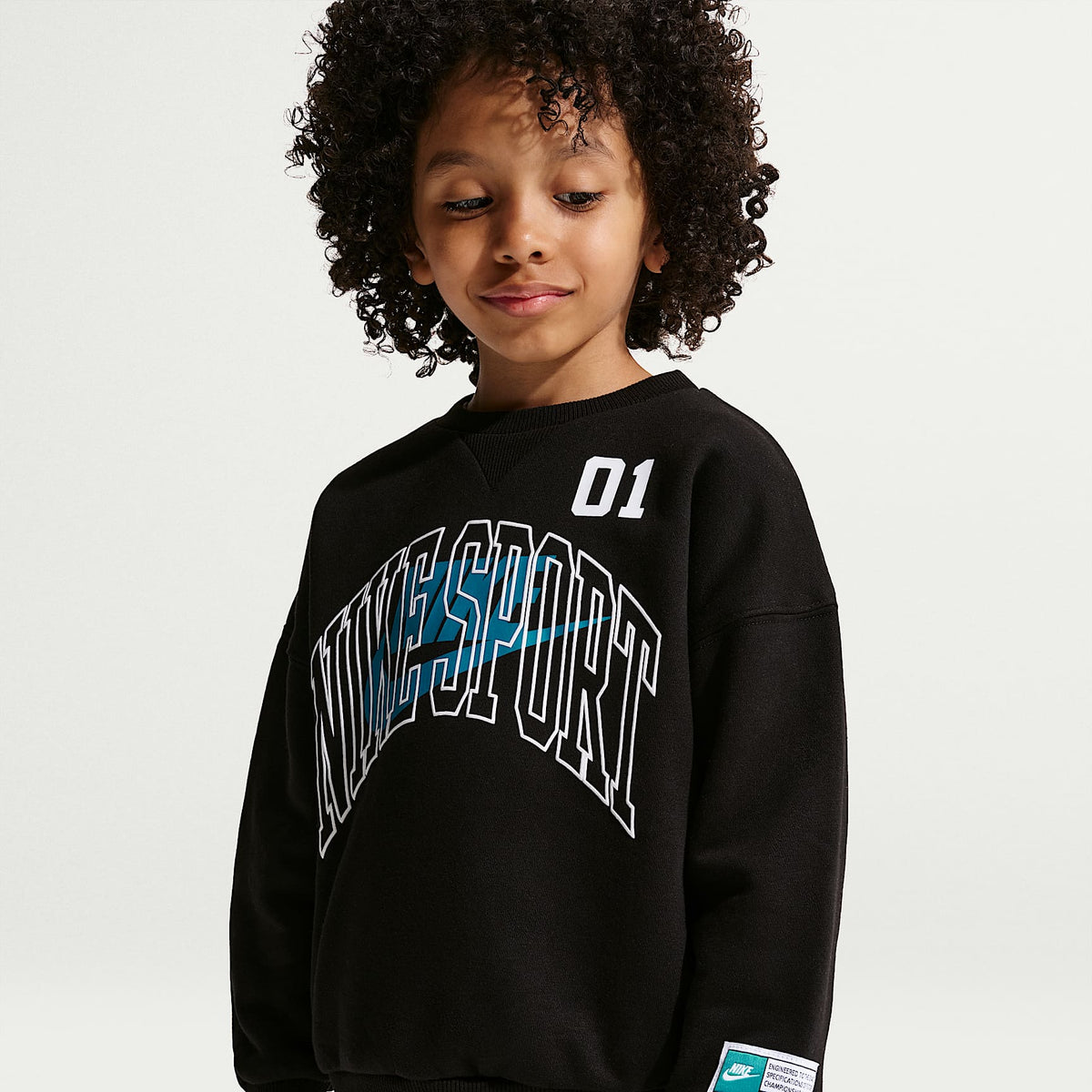 Conjunto de 2 piezas de sudadera de cuello redondo de tejido Fleece Multisport para niños talla pequeña Nike Sportswear – Negro – vista 1
