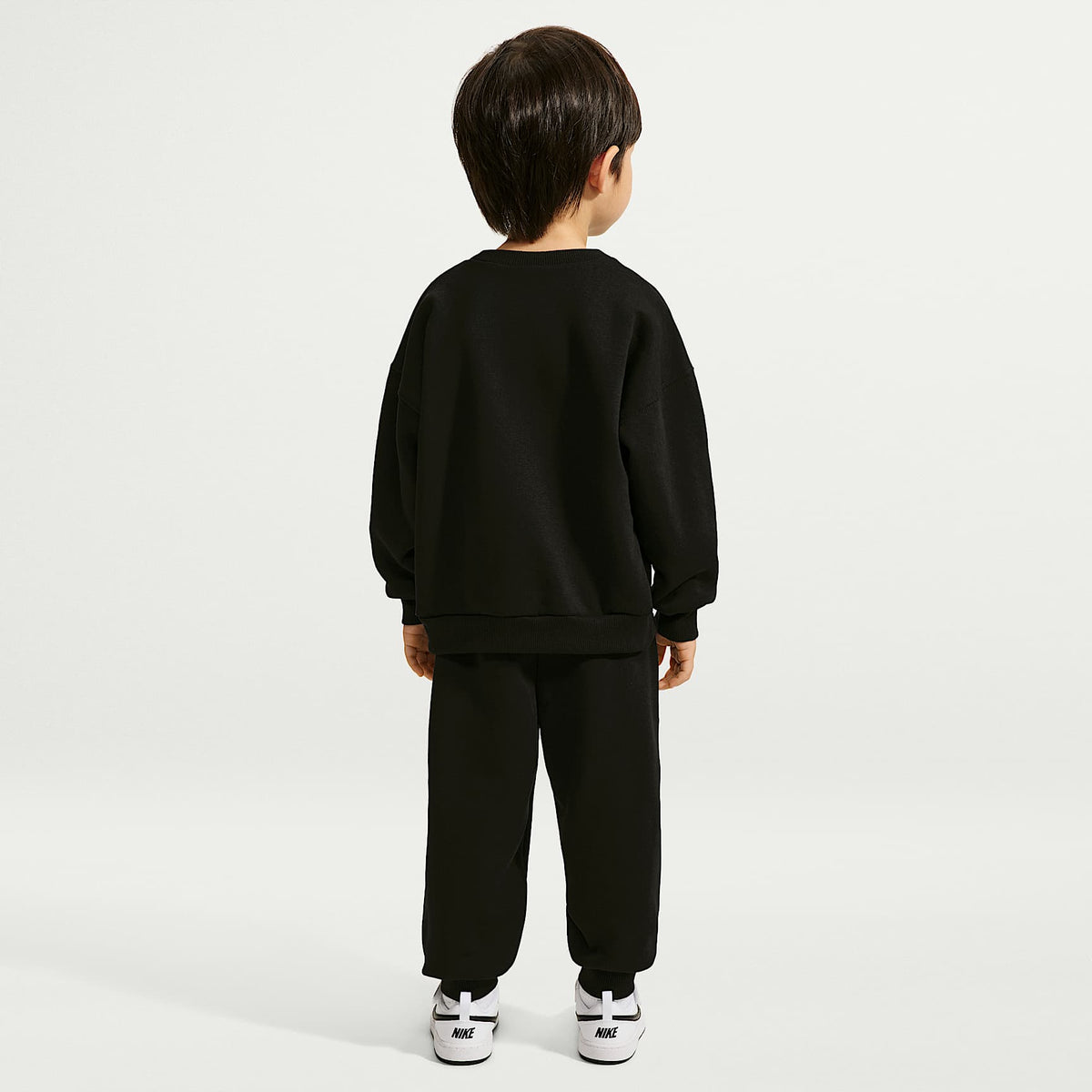 Conjunto de 2 piezas de sudadera de cuello redondo de tejido Fleece Multisport infantil Nike Sportswear – Negro – vista 7