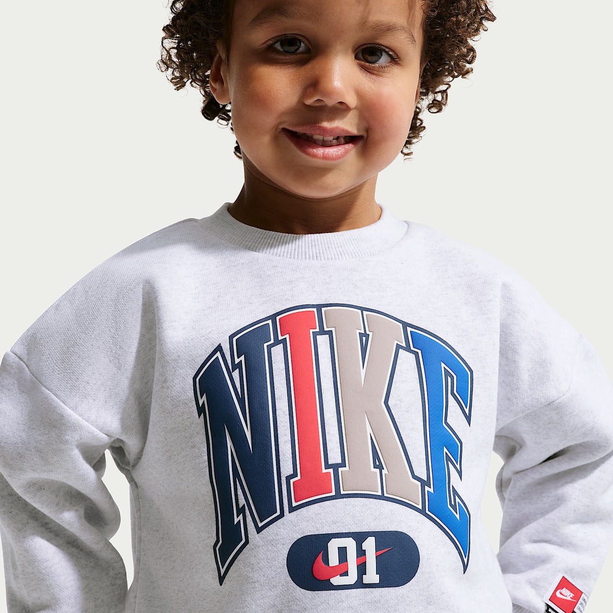 Sudadera de cuello redondo de tejido Fleece Multisport infantil Nike Sportswear – Abedul jaspeado – vista 3