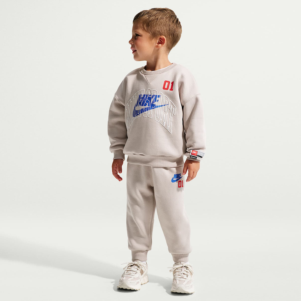 Conjunto de 2 piezas de sudadera de cuello redondo de tejido Fleece Multisport infantil Nike Sportswear – Gris partícula – vista 1