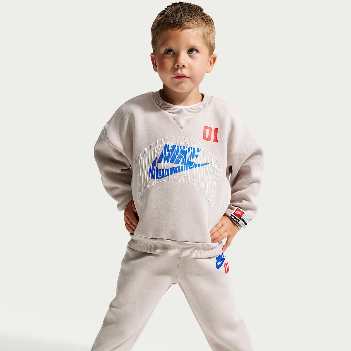 Conjunto de 2 piezas de sudadera de cuello redondo de tejido Fleece Multisport infantil Nike Sportswear – Gris partícula – vista 6