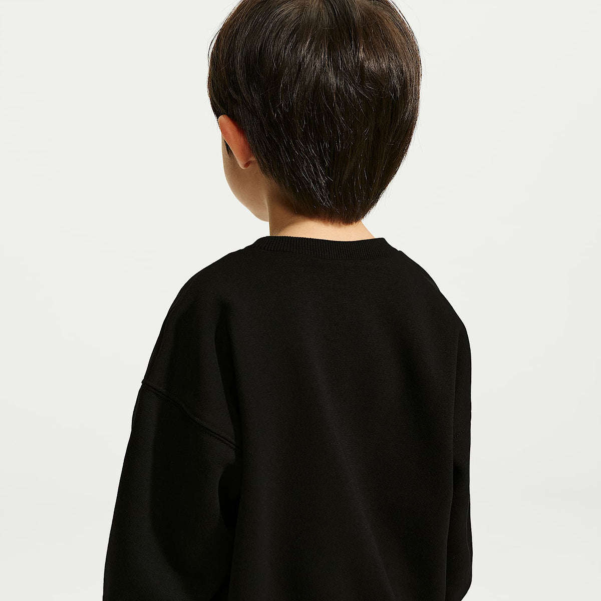Conjunto de 2 piezas de sudadera de cuello redondo de tejido Fleece Multisport infantil Nike Sportswear – Negro – vista 3