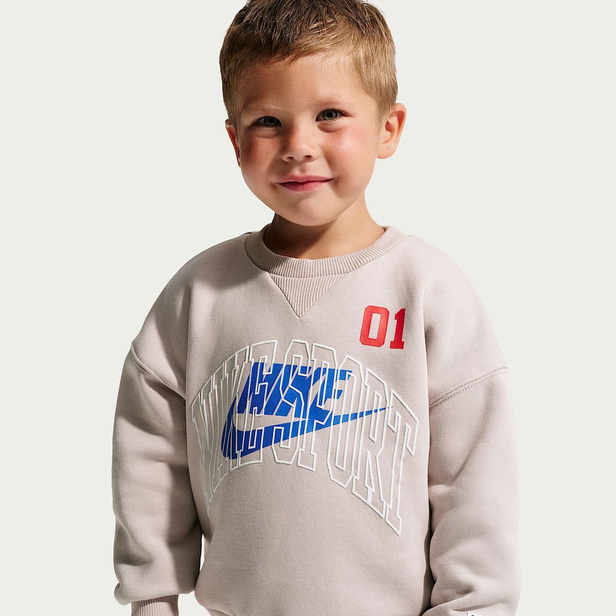 Conjunto de 2 piezas de sudadera de cuello redondo de tejido Fleece Multisport infantil Nike Sportswear – Gris partícula – vista 2
