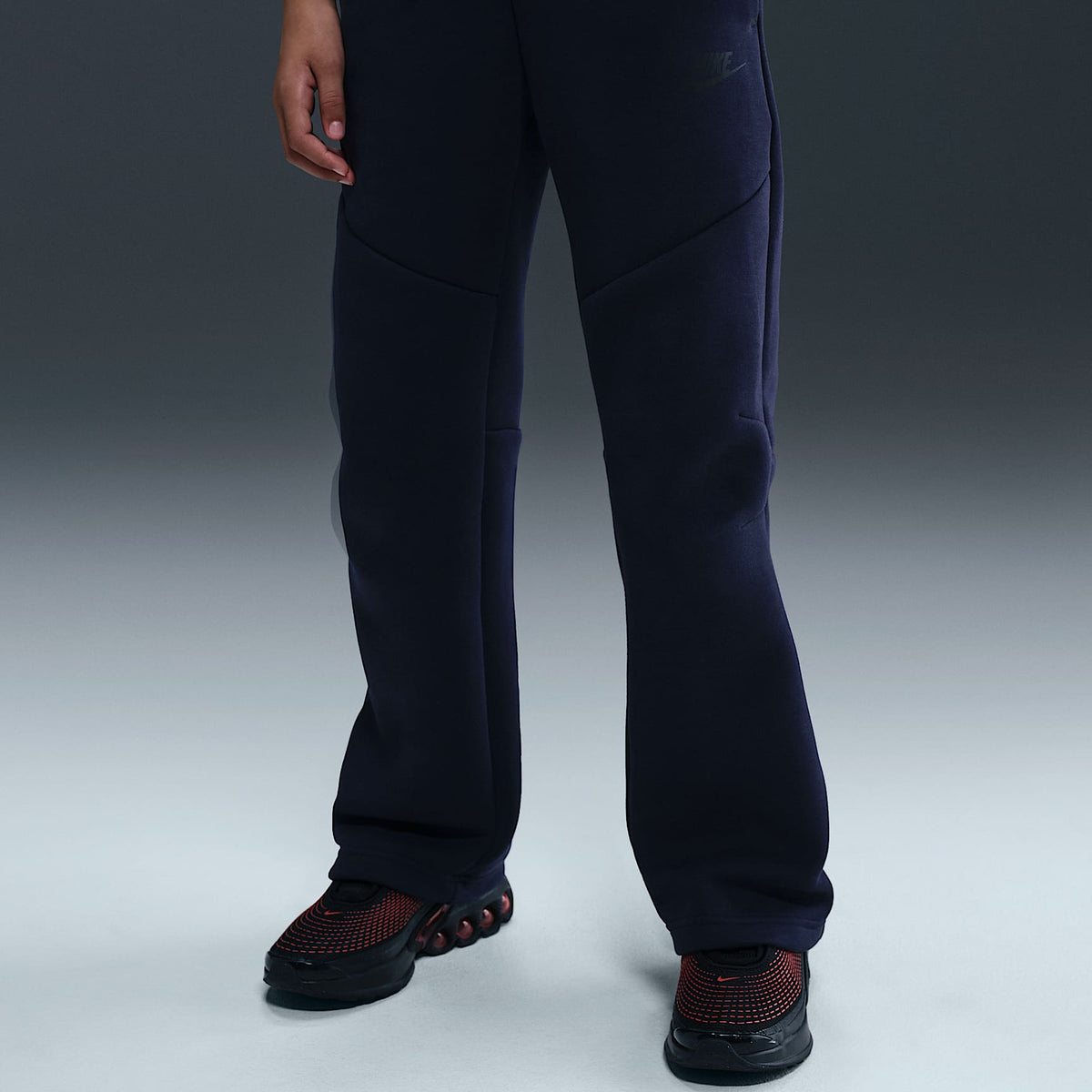 Pantalones con dobladillo abierto para niños talla grande Nike Sportswear Tech Fleece – Obsidiana/Negro/Negro – vista 3