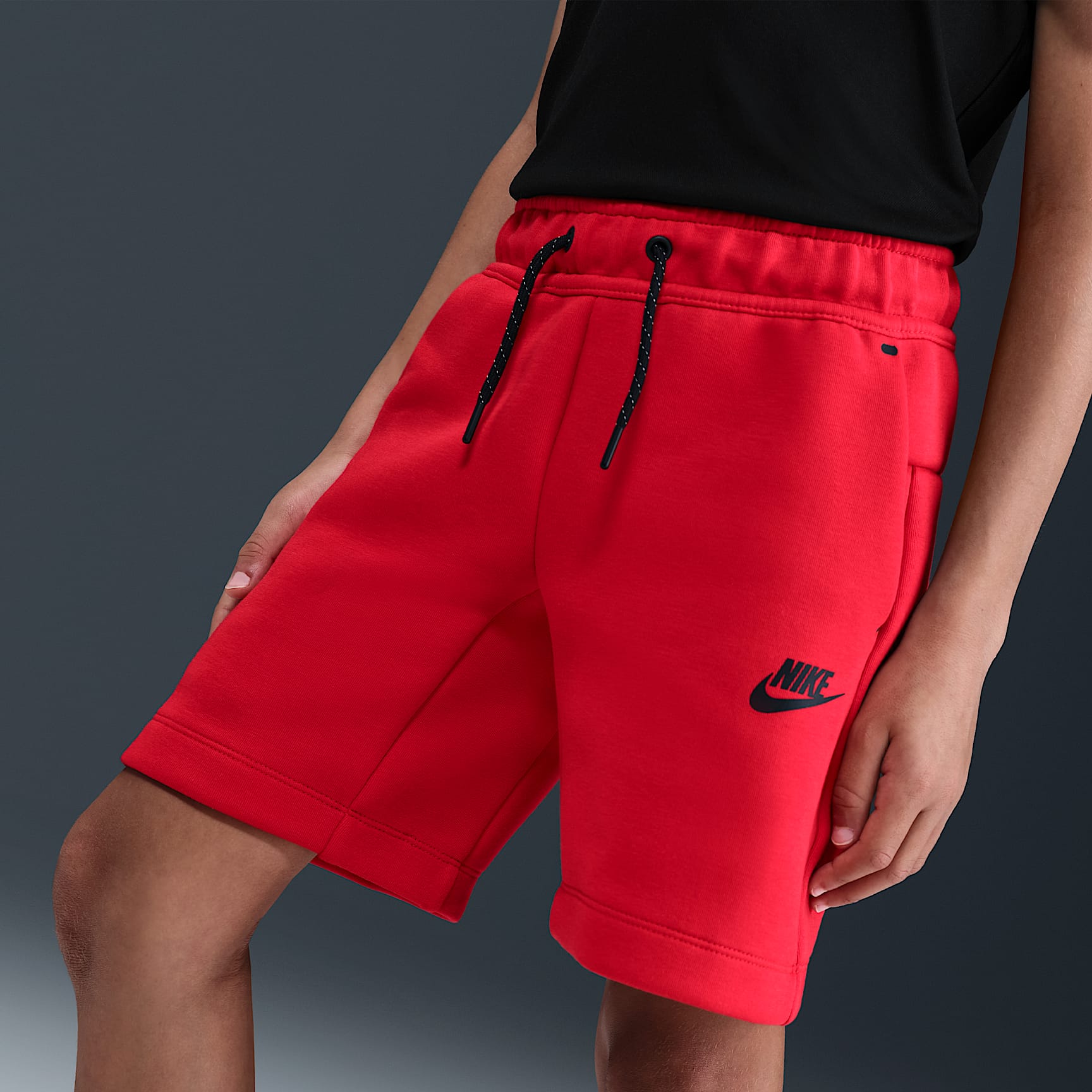 Shorts para niño talla grande Nike Sportswear Tech Fleece – Rojo universitario/Negro – vista 2