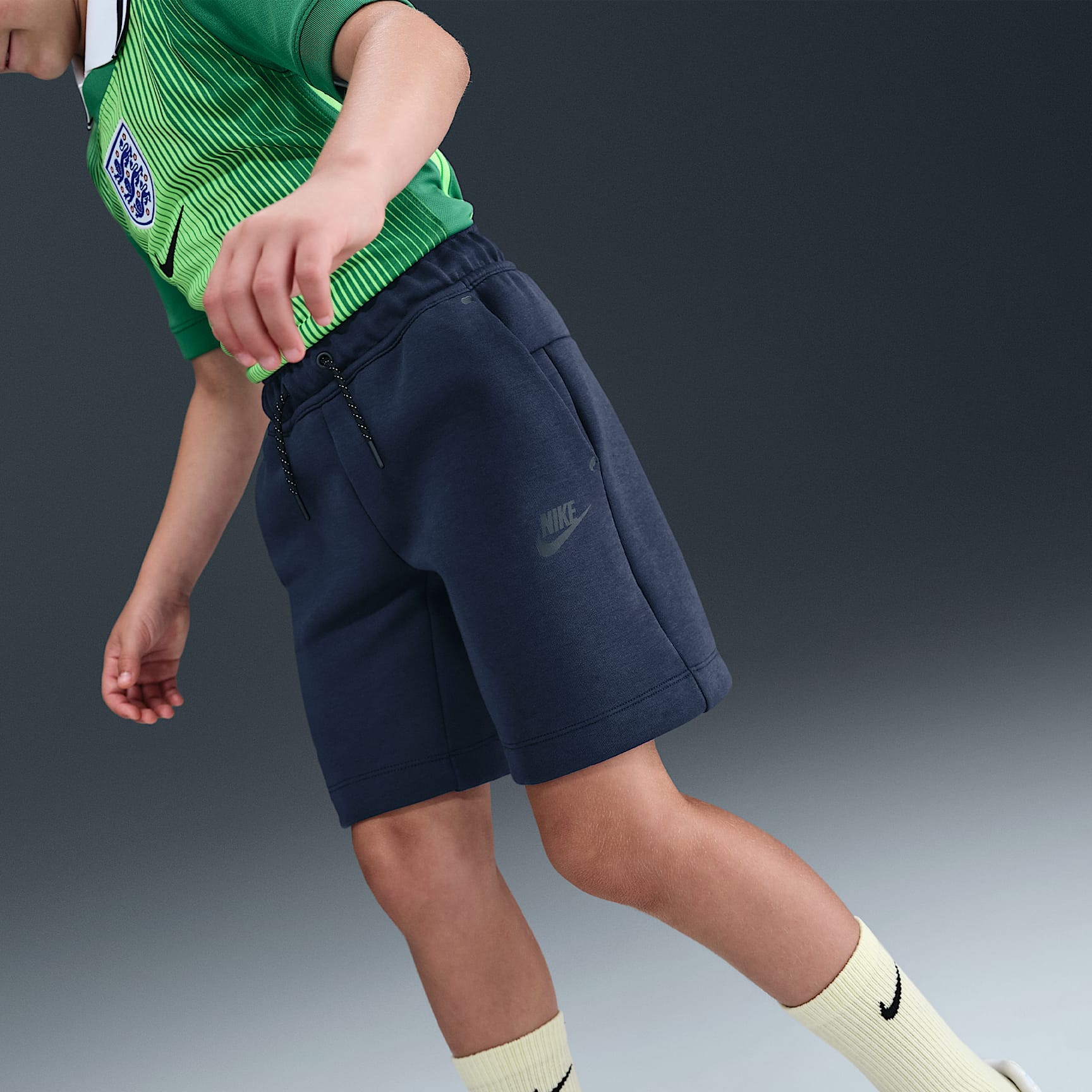 Shorts para niño talla grande Nike Sportswear Tech Fleece – Obsidiana/Negro – vista 2